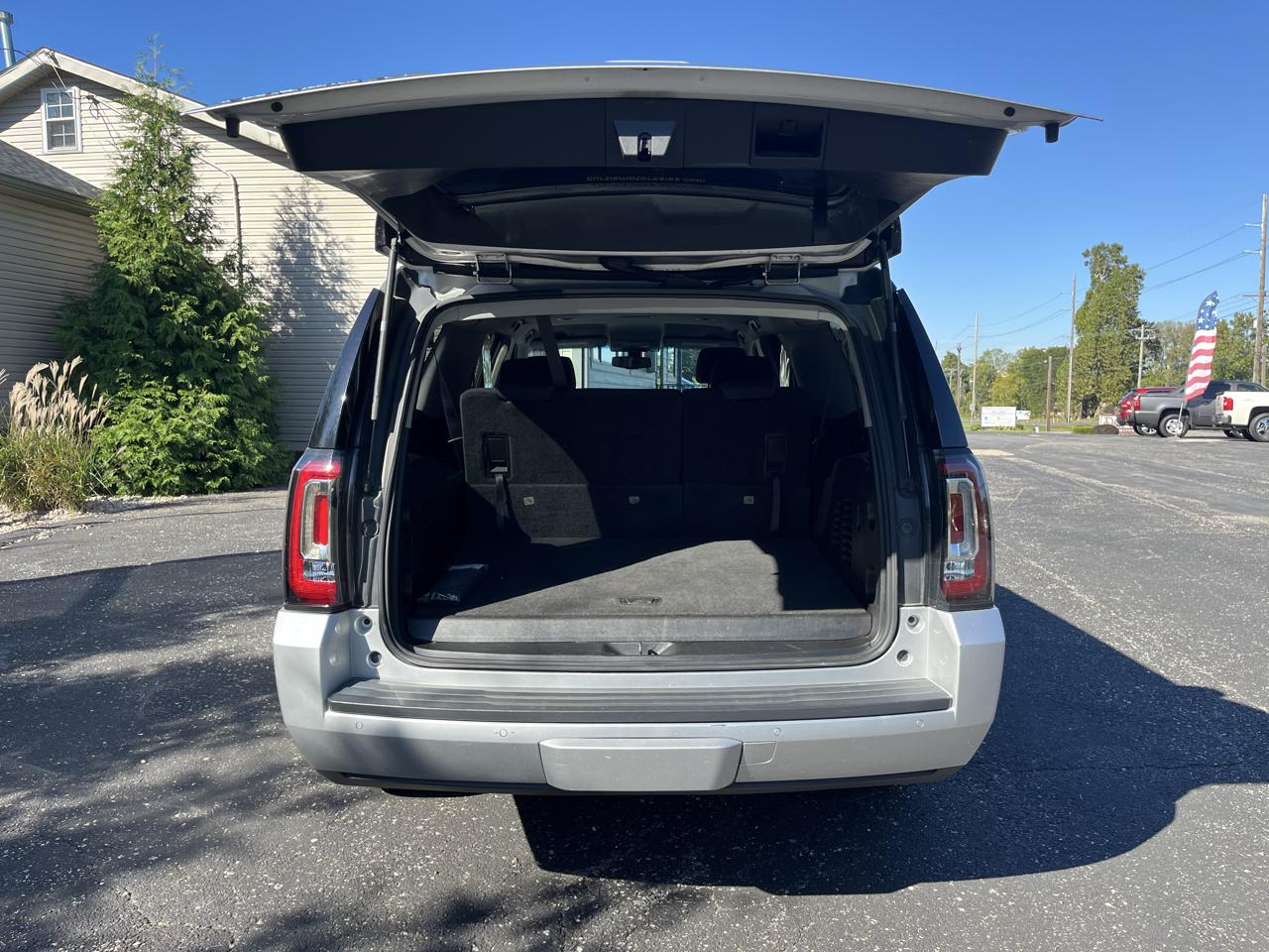 GMC Yukon XL SLE 4WD 2017