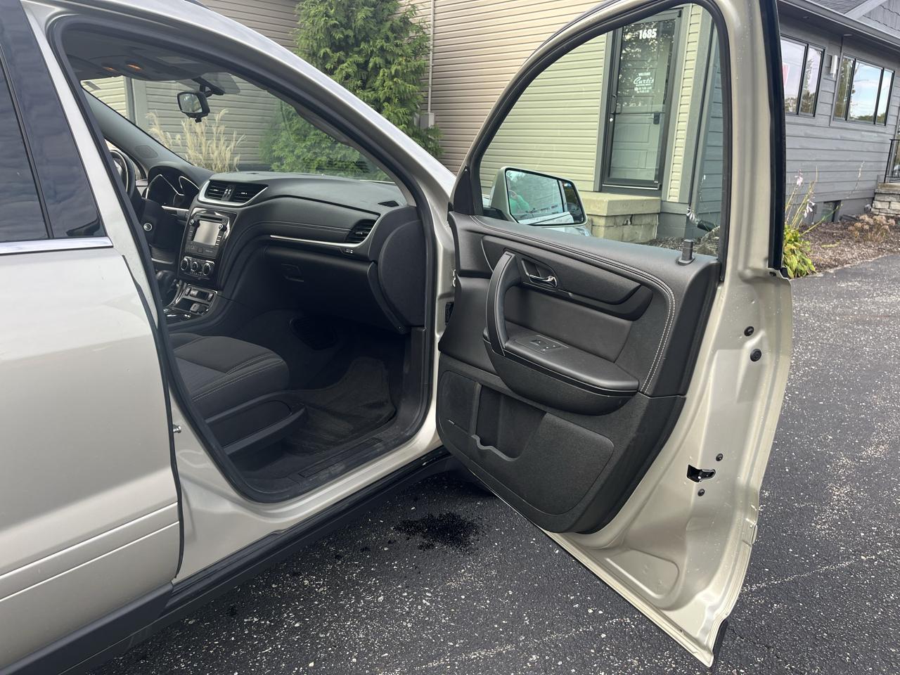 Chevrolet Traverse 1LT FWD 2015