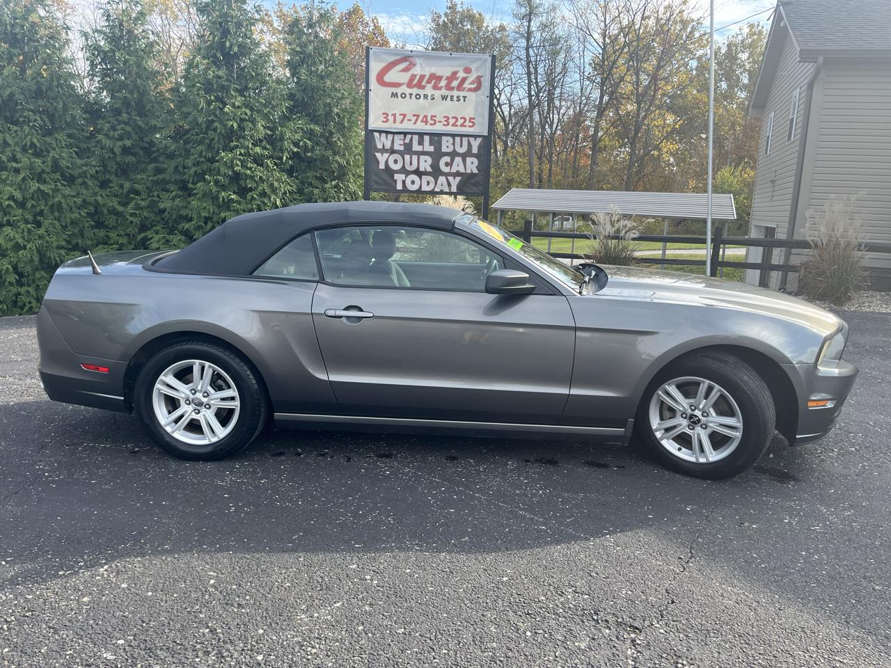 Ford Mustang V6 Convertible 2014
