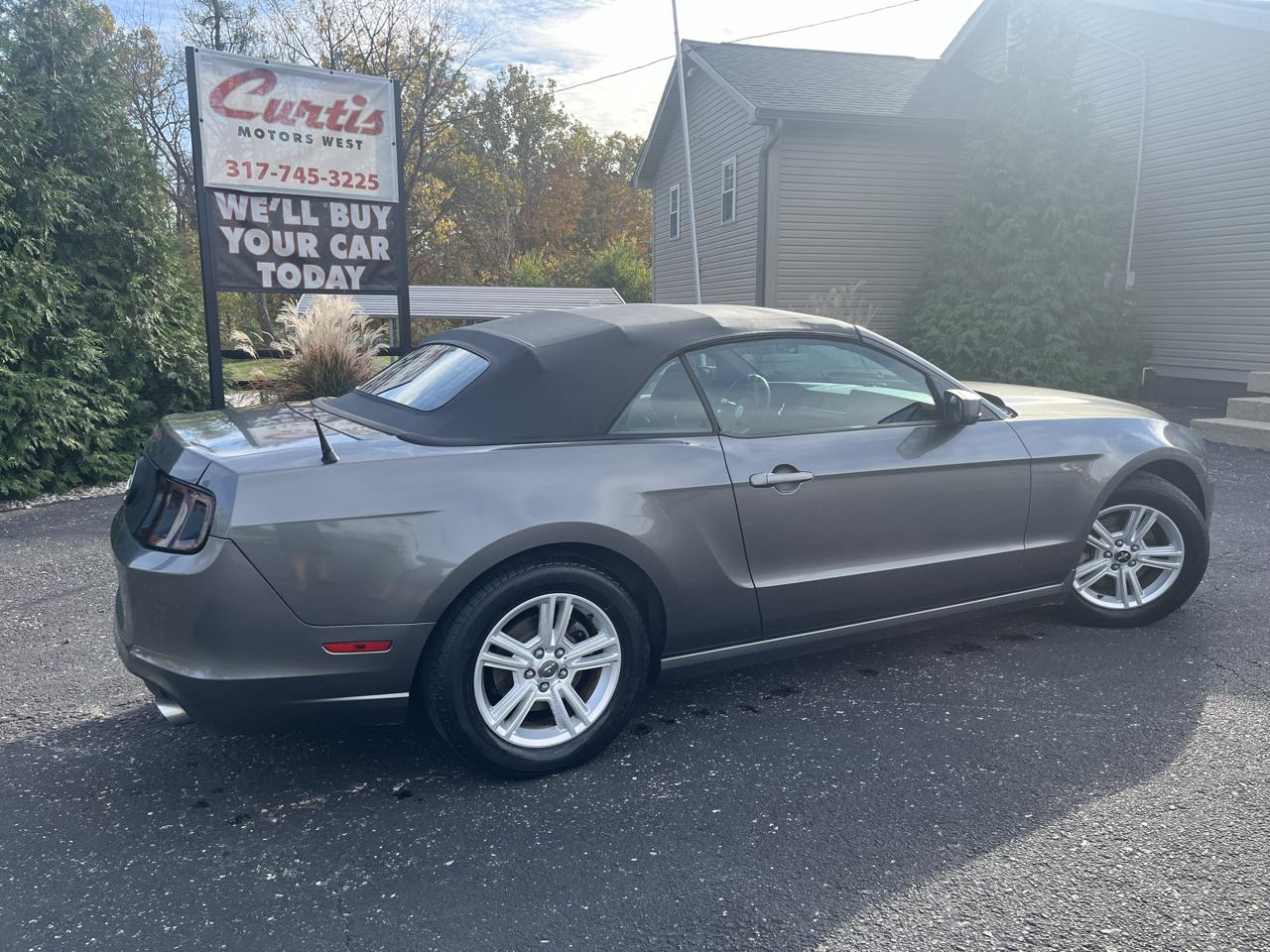 Ford Mustang V6 Convertible 2014