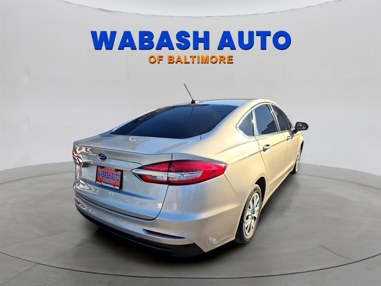 Ford Fusion S FWD 2019