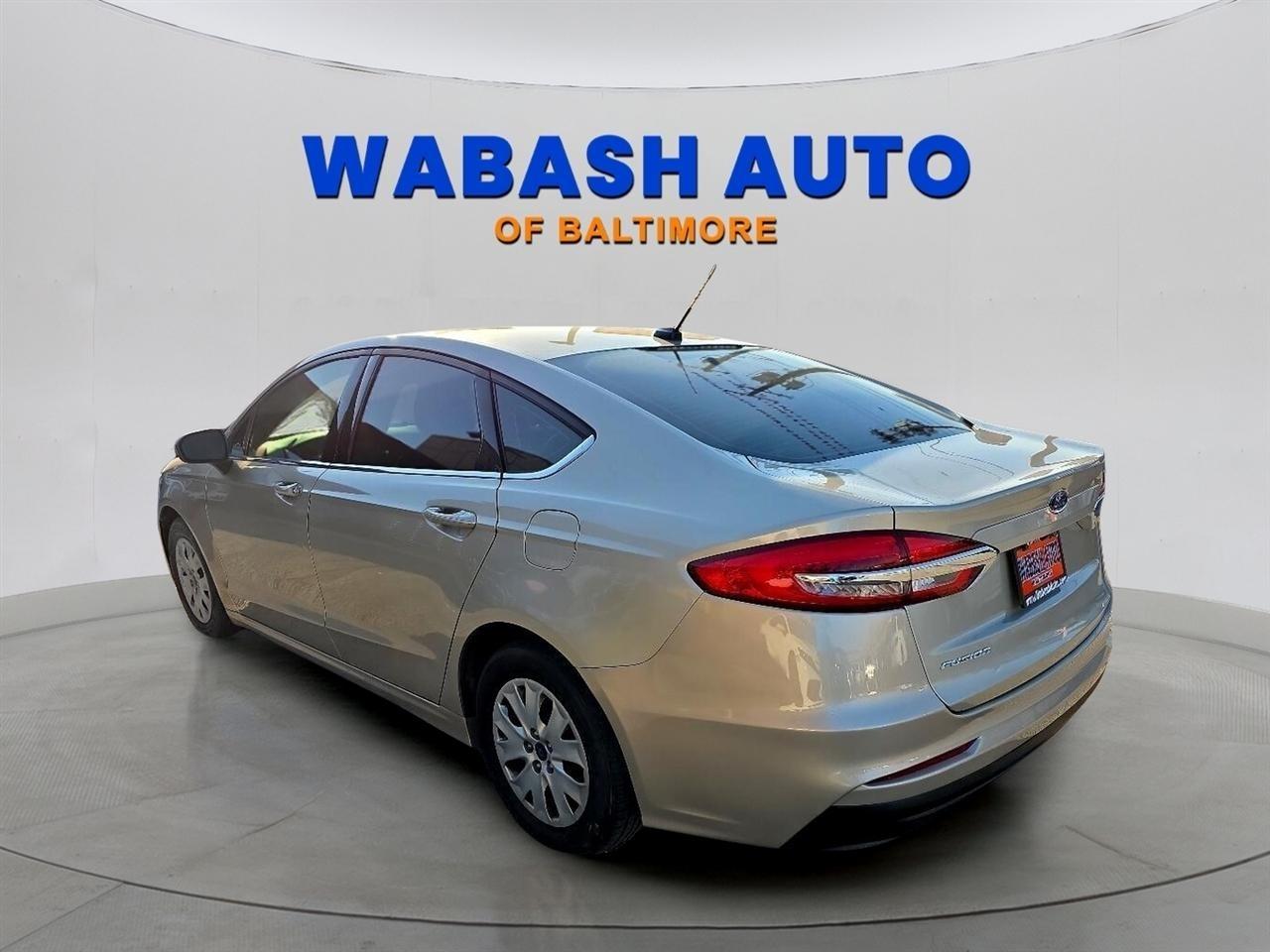 Ford Fusion S FWD 2019
