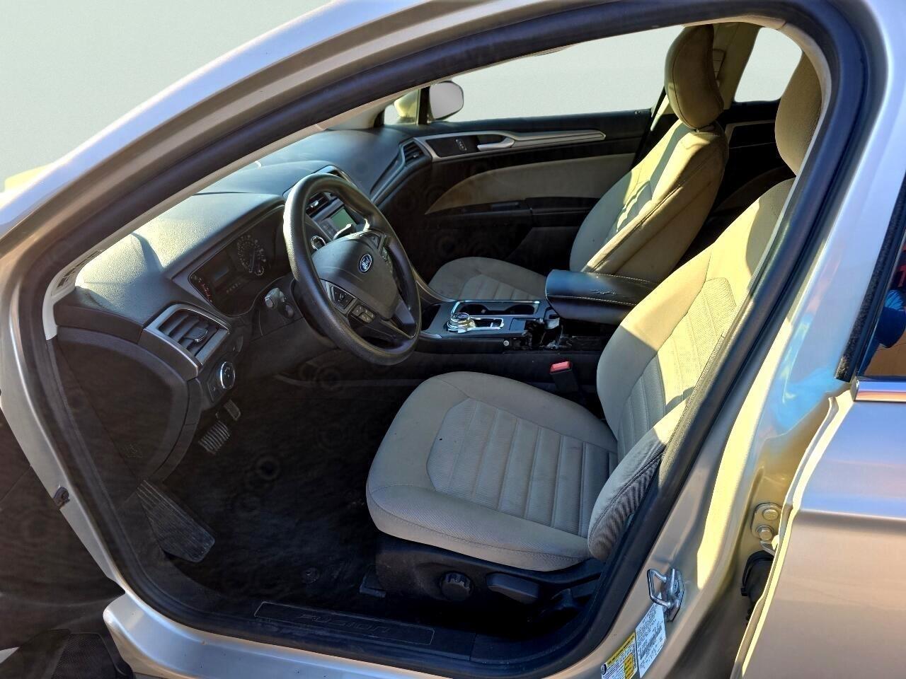 Ford Fusion S FWD 2019