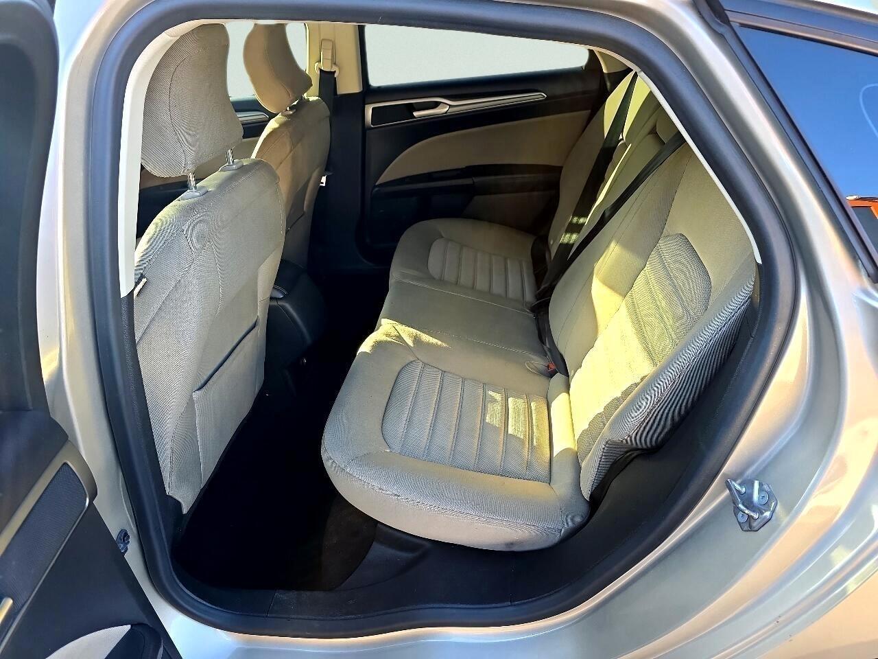 Ford Fusion S FWD 2019
