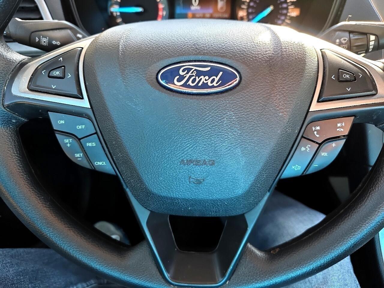 Ford Fusion S FWD 2019
