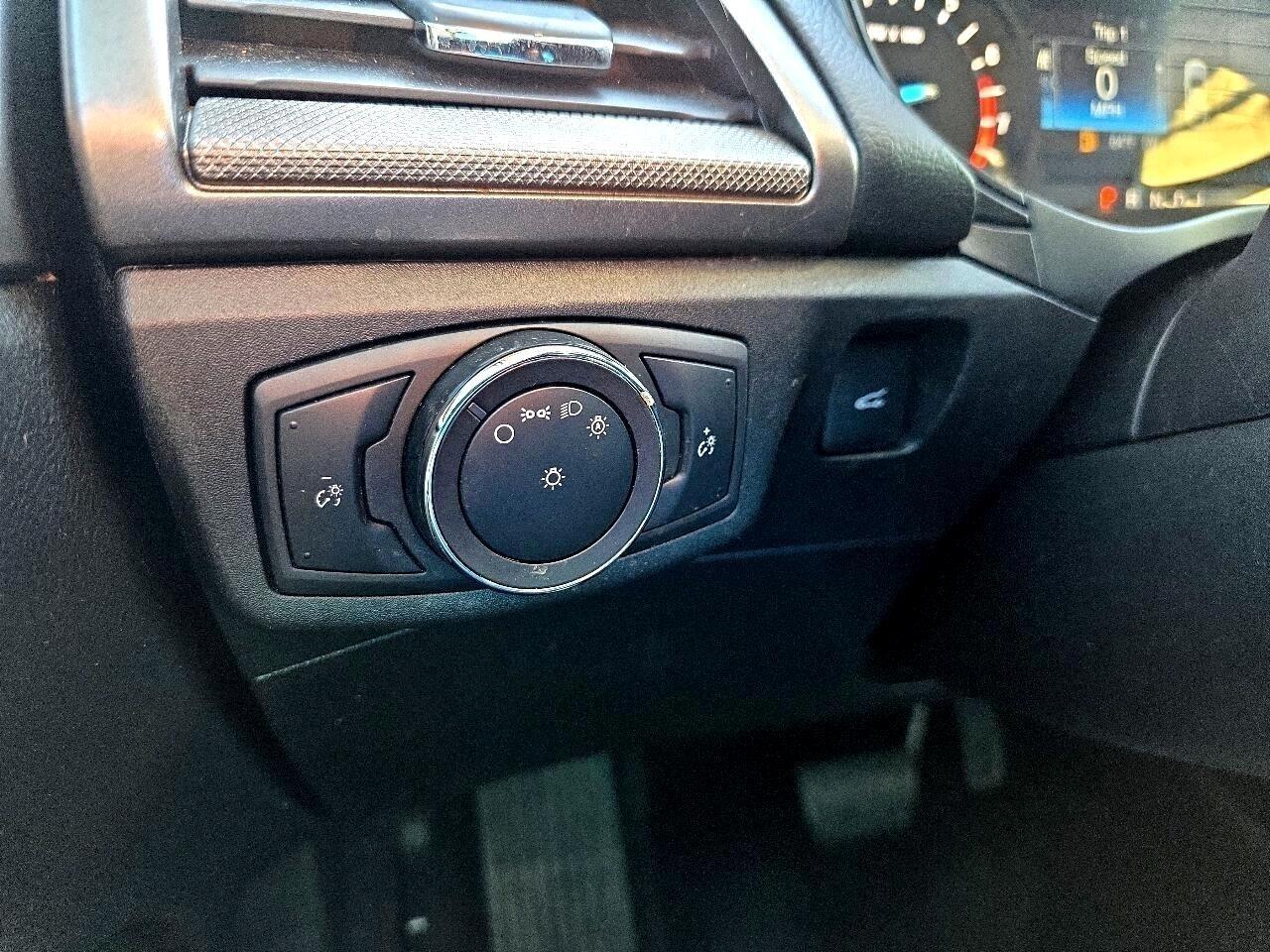 Ford Fusion S FWD 2019