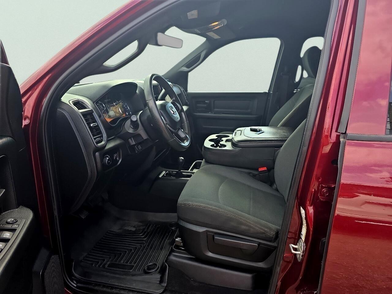 RAM 3500 Tradesman 4x4 Crew Cab 8' Box 2022