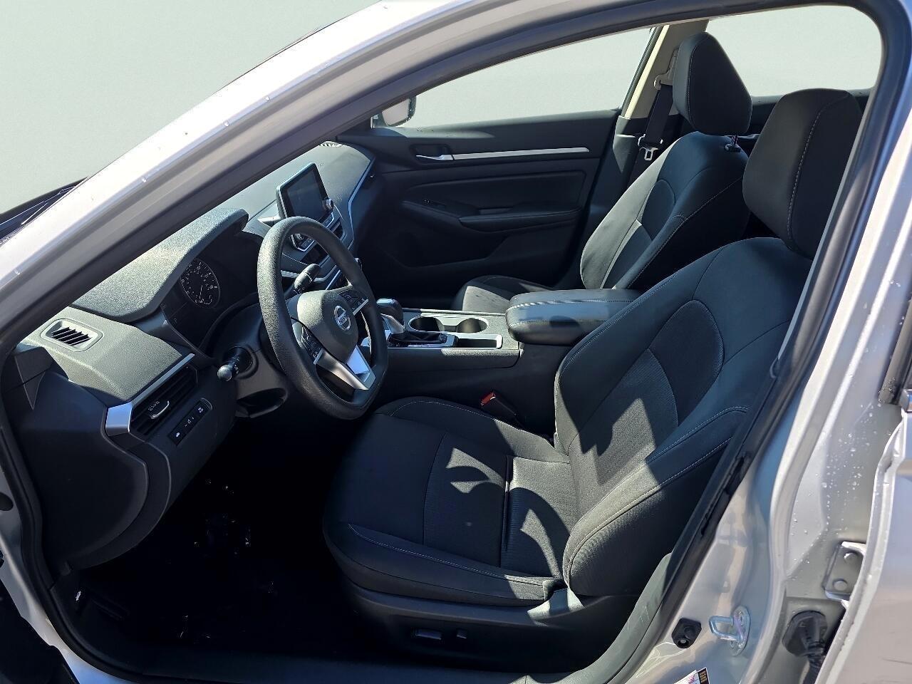 Nissan Altima 2.5 SV Sedan 2022