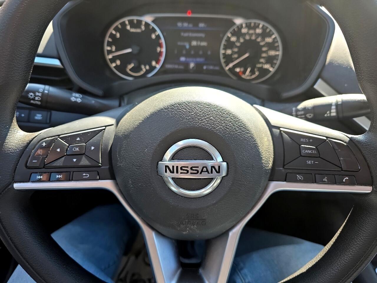 Nissan Altima 2.5 SV Sedan 2022