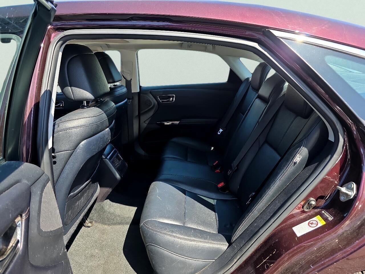 Toyota Avalon 4dr Sdn XLE Premium (Natl) 2016