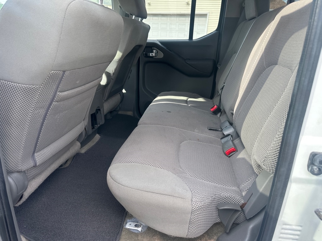 Nissan Frontier 4WD Crew Cab LWB Auto SV 2014