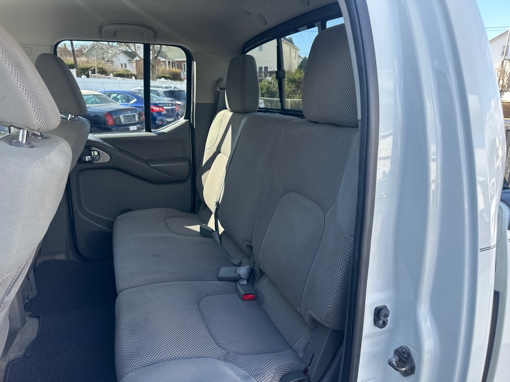 Nissan Frontier 4WD Crew Cab LWB Auto SV 2014