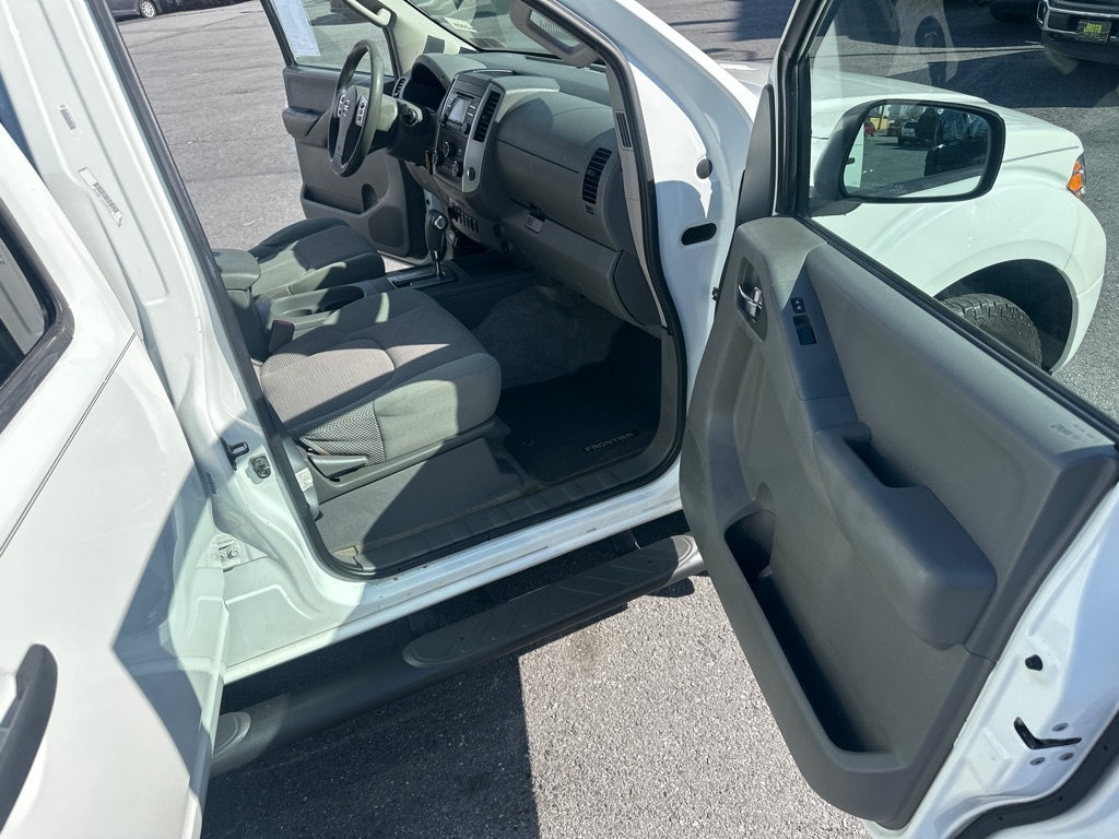 Nissan Frontier 4WD Crew Cab LWB Auto SV 2014