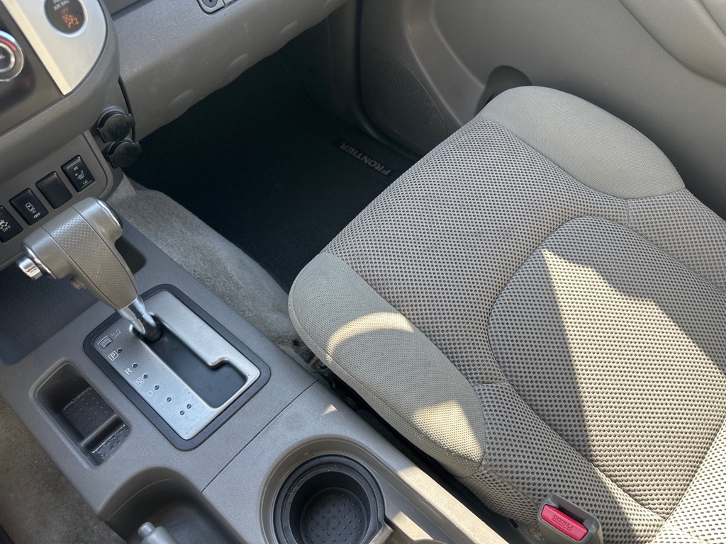 Nissan Frontier 4WD Crew Cab LWB Auto SV 2014