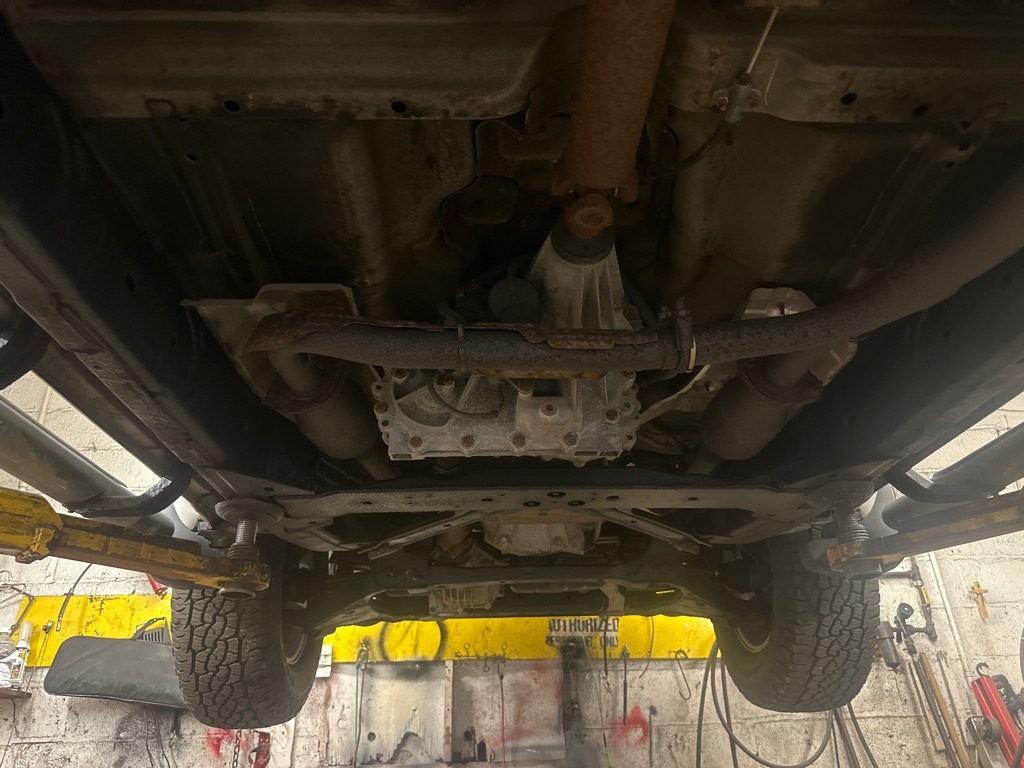 Nissan Frontier 4WD Crew Cab LWB Auto SV 2014