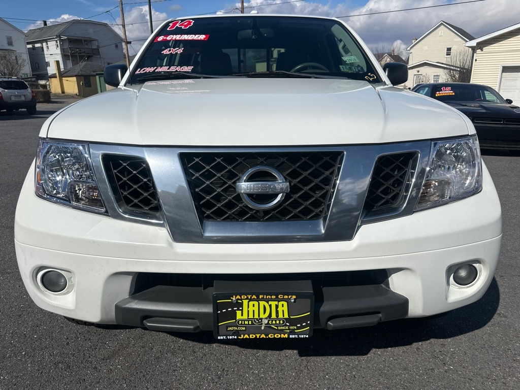 Nissan Frontier 4WD Crew Cab LWB Auto SV 2014