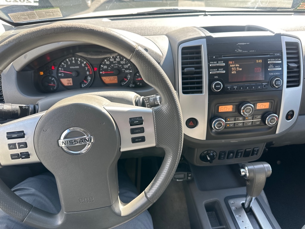 Nissan Frontier 4WD Crew Cab LWB Auto SV 2014