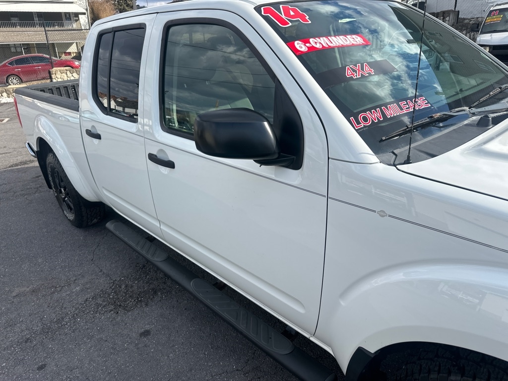 Nissan Frontier 4WD Crew Cab LWB Auto SV 2014