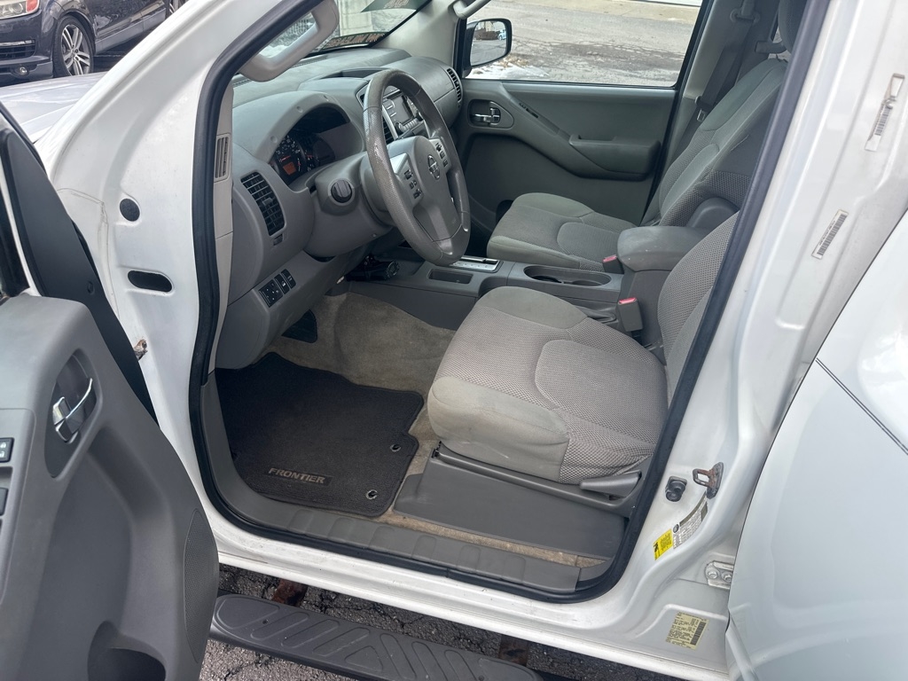 Nissan Frontier 4WD Crew Cab LWB Auto SV 2014