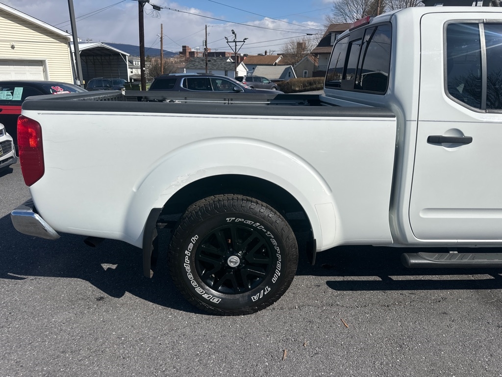 Nissan Frontier 4WD Crew Cab LWB Auto SV 2014