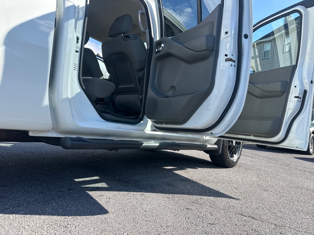 Nissan Frontier 4WD Crew Cab LWB Auto SV 2014