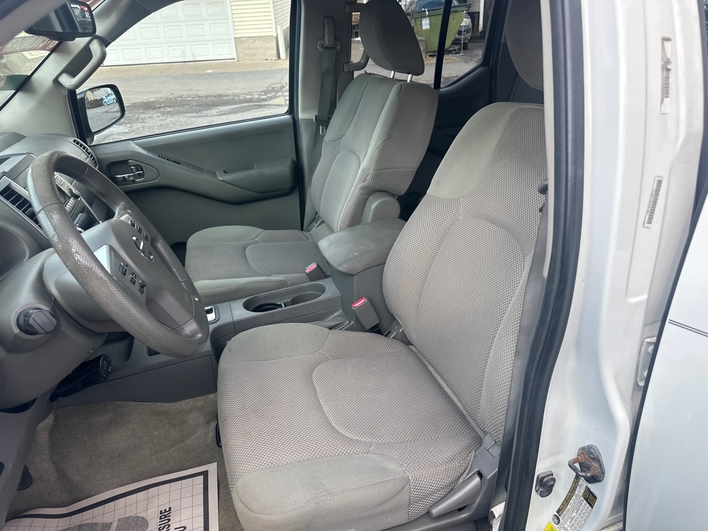 Nissan Frontier 4WD Crew Cab LWB Auto SV 2014