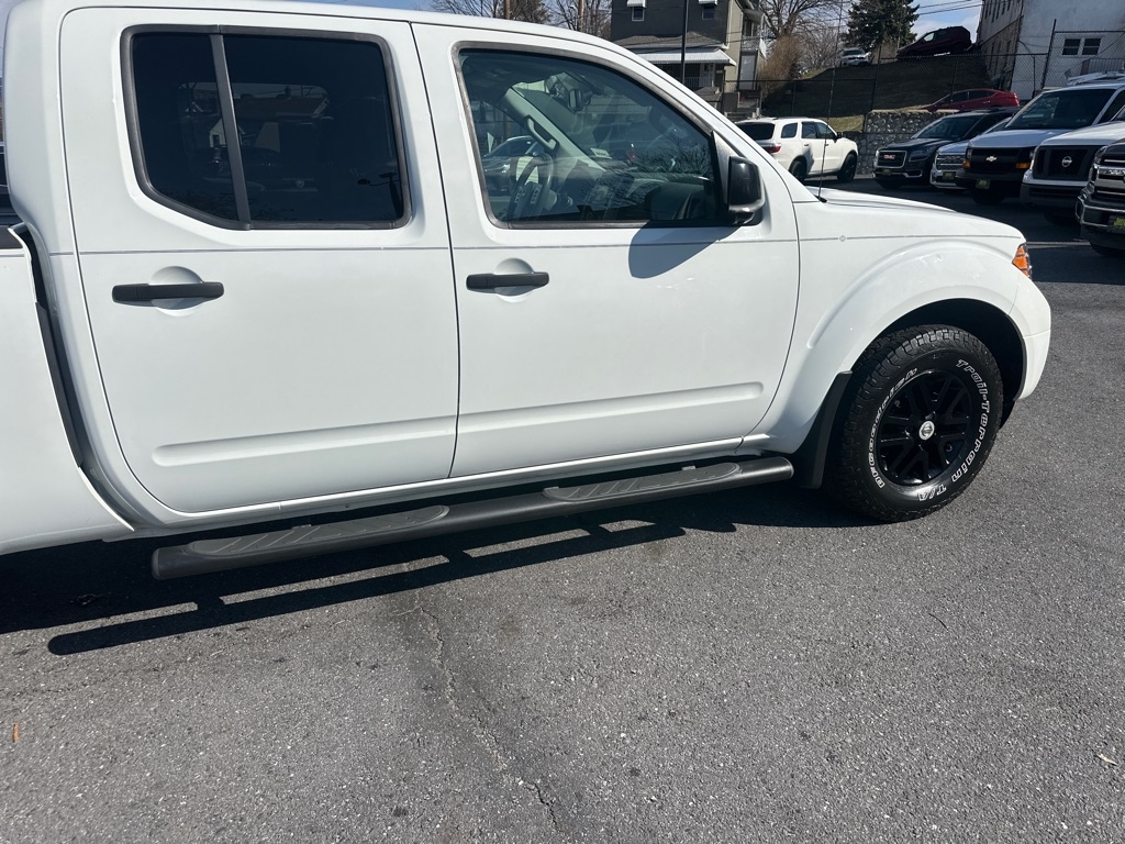 Nissan Frontier 4WD Crew Cab LWB Auto SV 2014