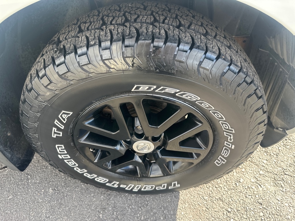 Nissan Frontier 4WD Crew Cab LWB Auto SV 2014