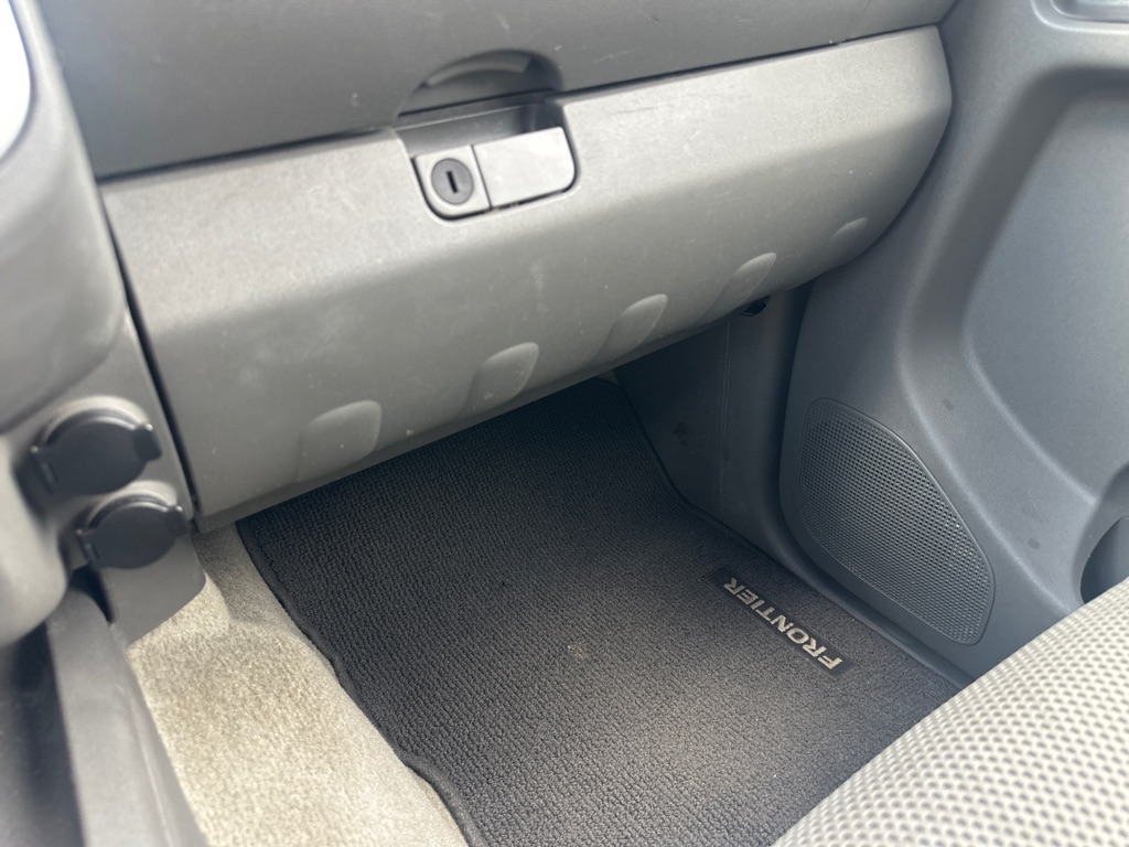 Nissan Frontier 4WD Crew Cab LWB Auto SV 2014