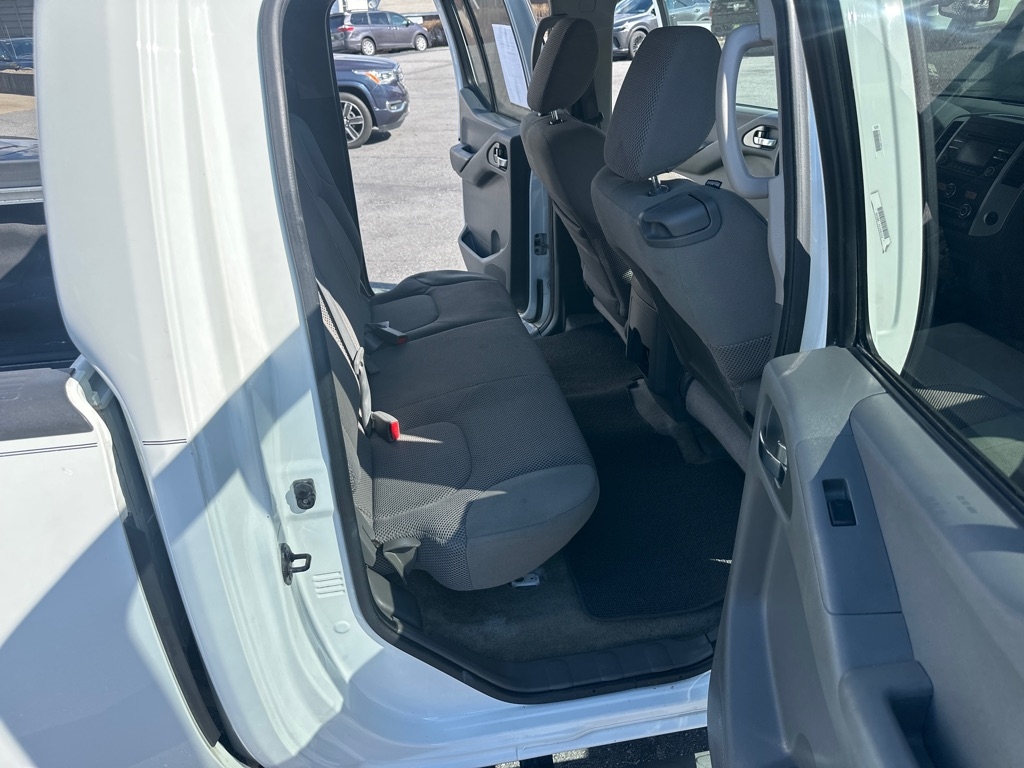 Nissan Frontier 4WD Crew Cab LWB Auto SV 2014