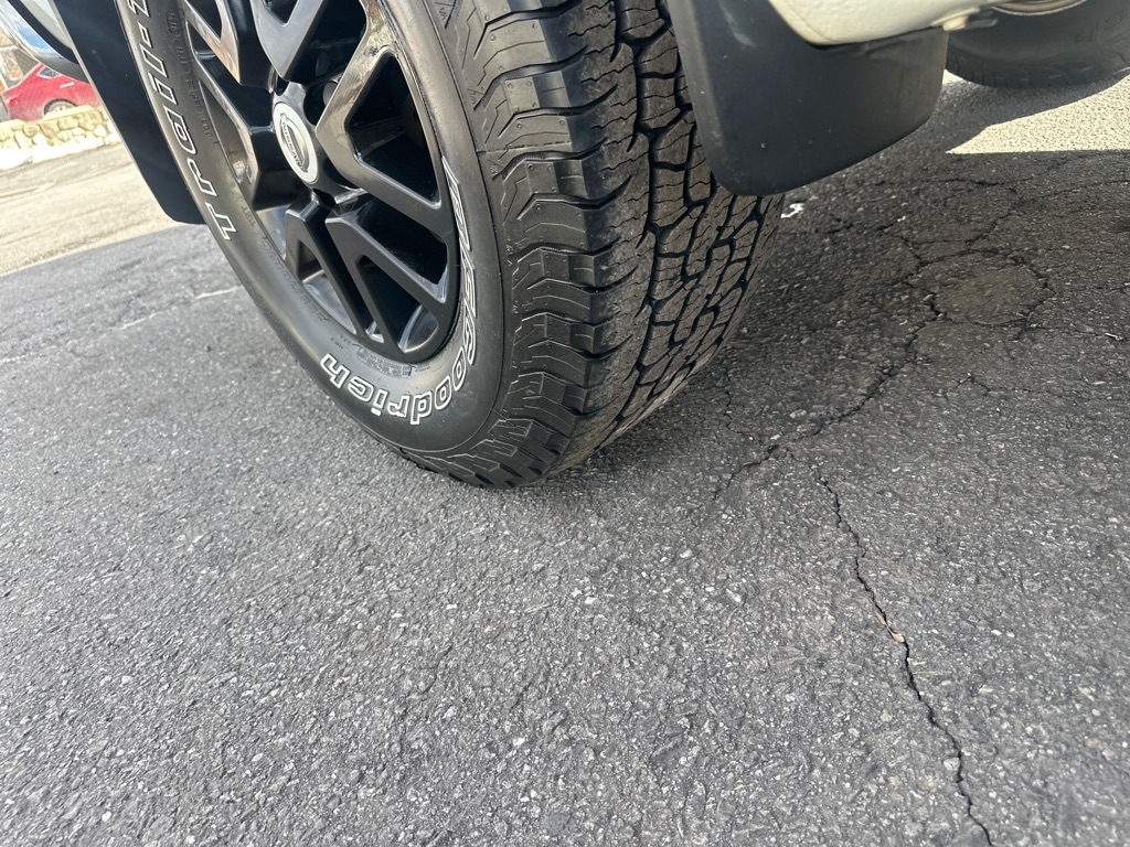 Nissan Frontier 4WD Crew Cab LWB Auto SV 2014