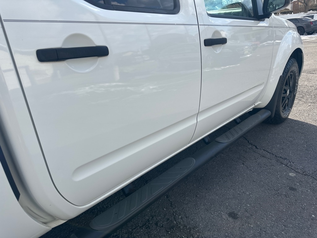 Nissan Frontier 4WD Crew Cab LWB Auto SV 2014