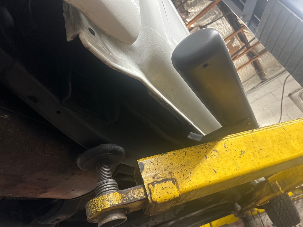 Nissan Frontier 4WD Crew Cab LWB Auto SV 2014