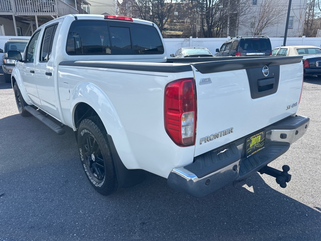 Nissan Frontier 4WD Crew Cab LWB Auto SV 2014