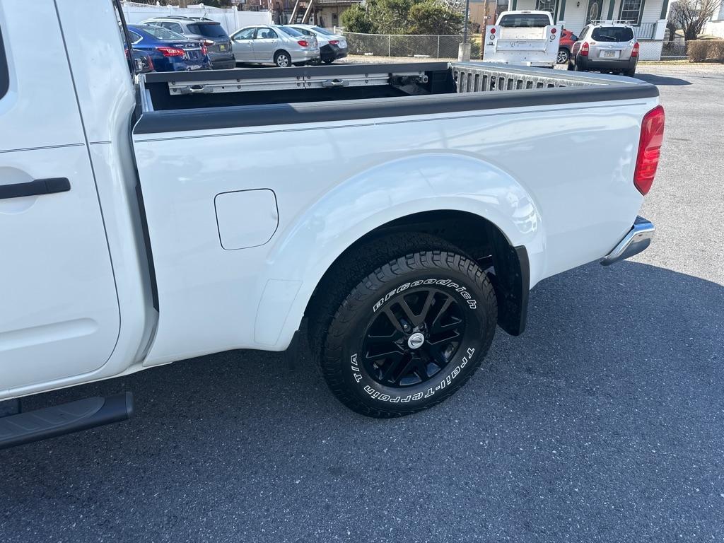 Nissan Frontier 4WD Crew Cab LWB Auto SV 2014