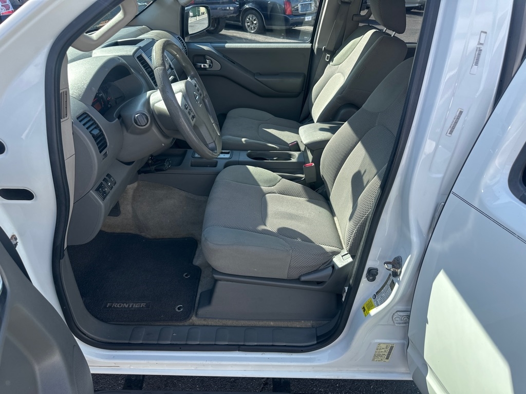 Nissan Frontier 4WD Crew Cab LWB Auto SV 2014