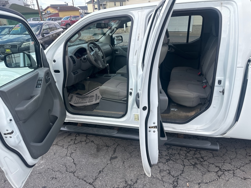 Nissan Frontier 4WD Crew Cab LWB Auto SV 2014