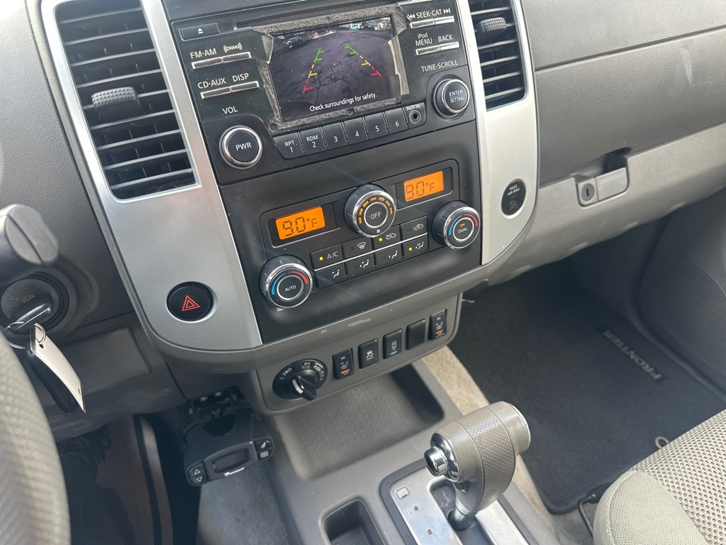 Nissan Frontier 4WD Crew Cab LWB Auto SV 2014