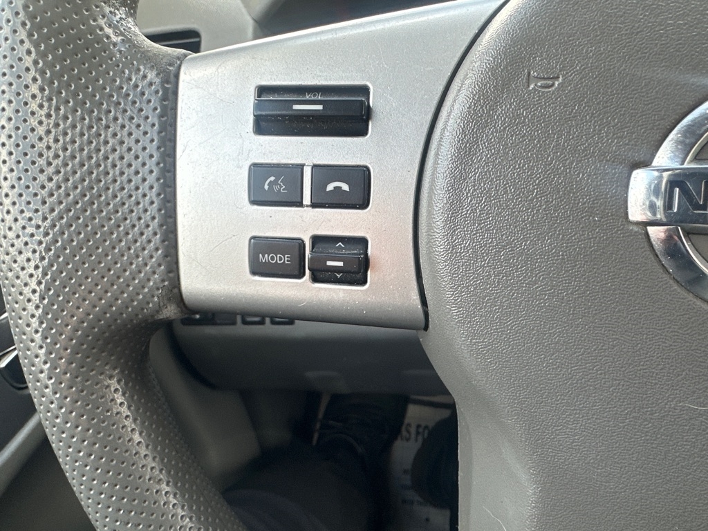 Nissan Frontier 4WD Crew Cab LWB Auto SV 2014