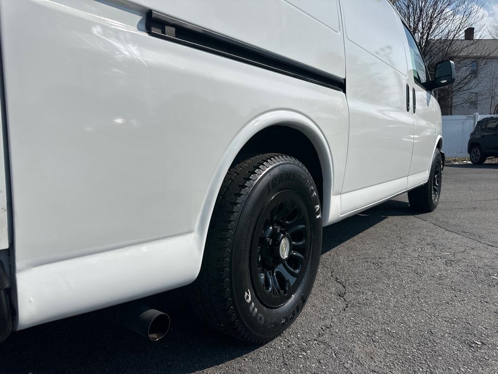 Chevrolet Express 1500 AWD Cargo 2011