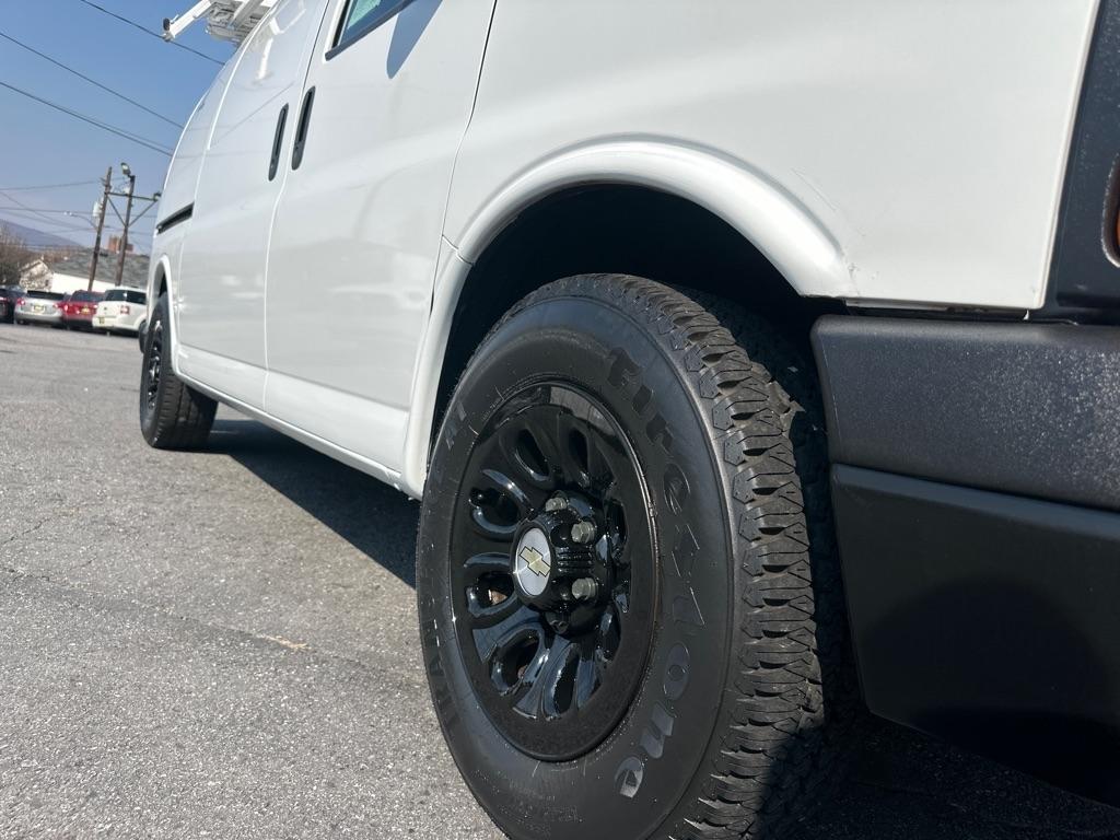 Chevrolet Express 1500 AWD Cargo 2011