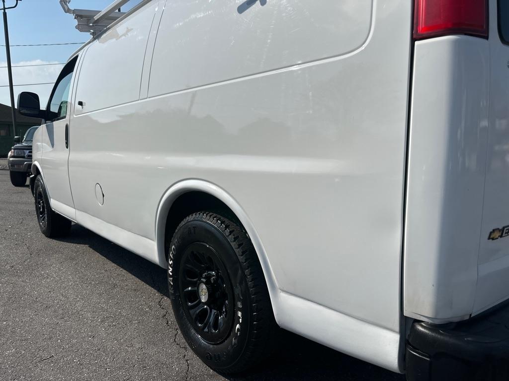 Chevrolet Express 1500 AWD Cargo 2011