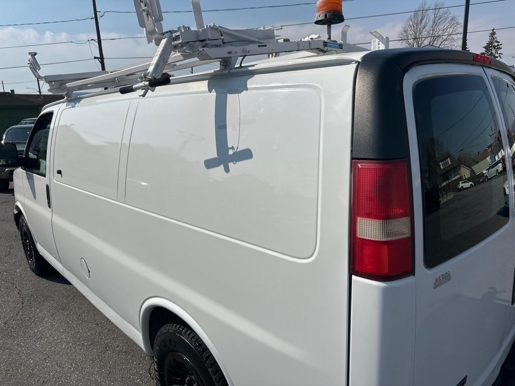 Chevrolet Express 1500 AWD Cargo 2011