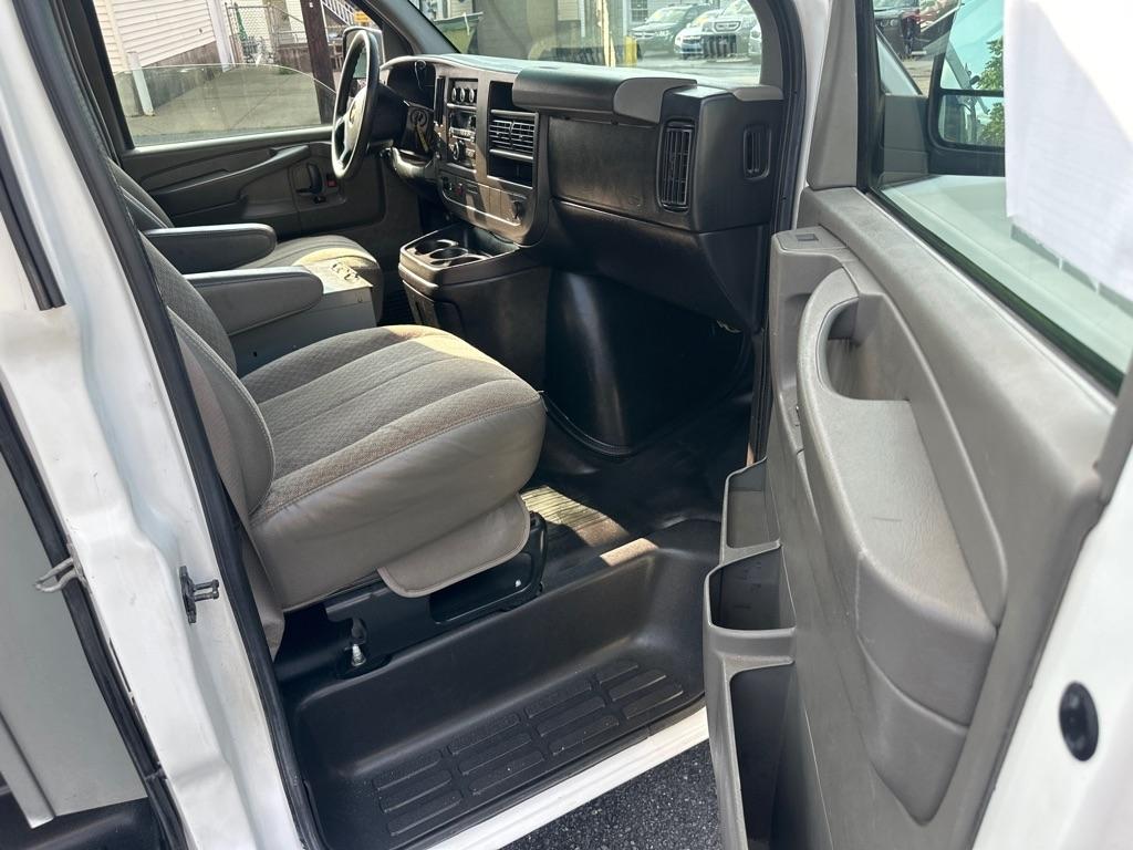 Chevrolet Express 1500 AWD Cargo 2011