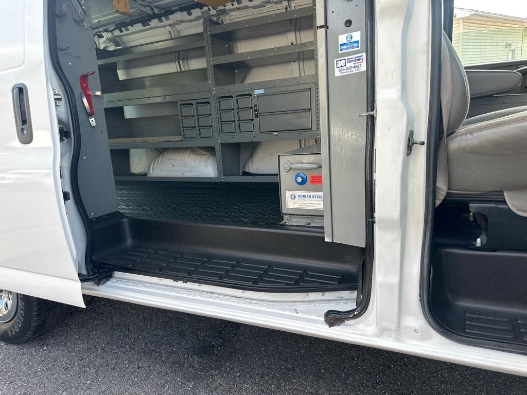 Chevrolet Express 1500 AWD Cargo 2011