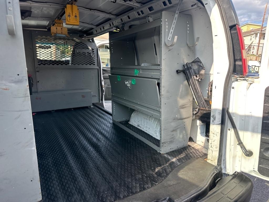 Chevrolet Express 1500 AWD Cargo 2011