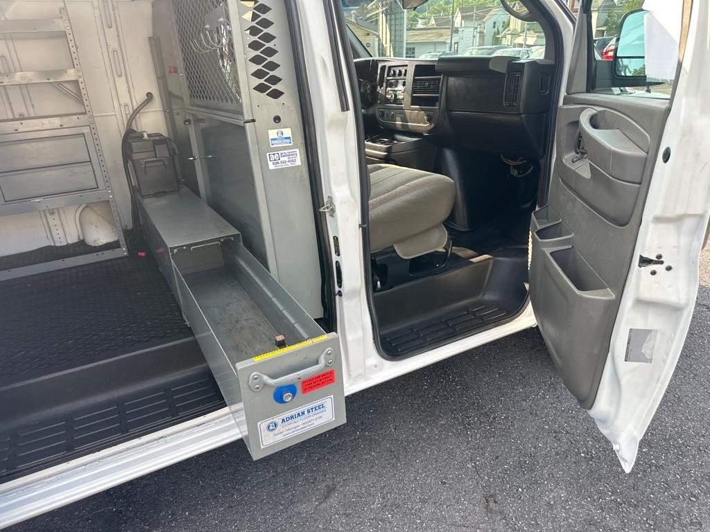 Chevrolet Express 1500 AWD Cargo 2011