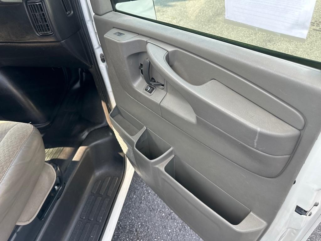 Chevrolet Express 1500 AWD Cargo 2011