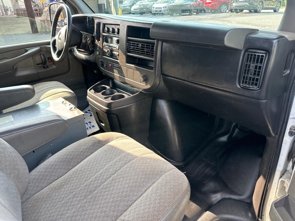 Chevrolet Express 1500 AWD Cargo 2011