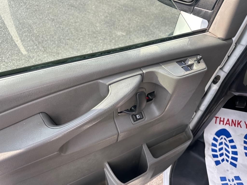 Chevrolet Express 1500 AWD Cargo 2011